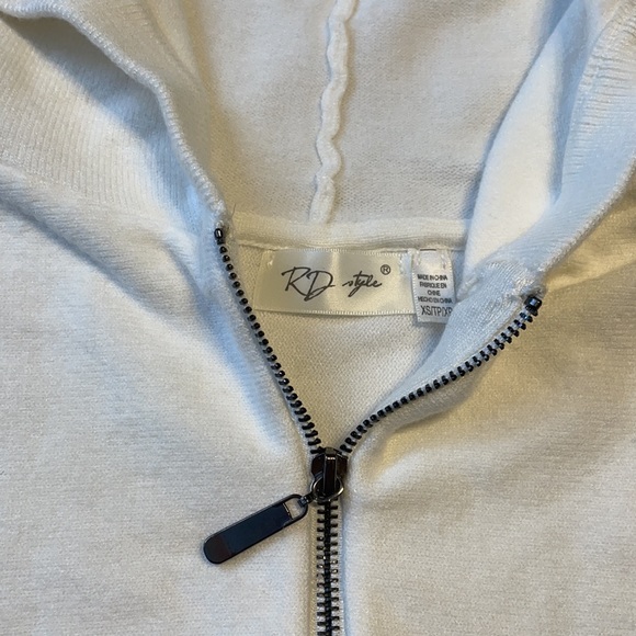 RD Style Hooded Poncho - Picture 2 of 7